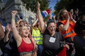 Πορεία κατά των εμβολίων στο Παρίσι