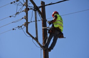 Κολόνα της ΔΕΗ - Ηλεκτρικό ρεύμα