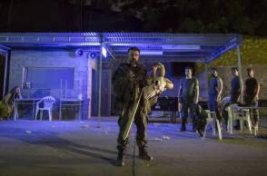 «Αίας» του Σοφοκλή, σε σκηνοθεσία Σίμου Κακάλα, στην Πειραιώς 260