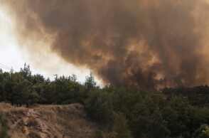 Φωτιά στη Βαρυμπόμπη