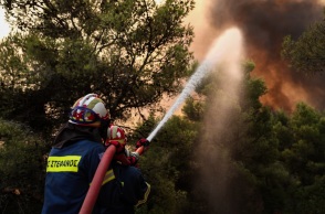 Φωτιά - Στιγμιότυπο από την επιχείρηση κατάσβεσης