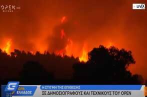 Η στιγμή που δημοσιογράφοι του Open δέχονται επίθεση από αγνώστους στους Θρακομακεδόνες