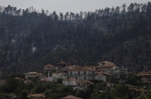 Καμένες εκτάσεις στη Βόρεια Εύβοια μετά τις φωτιές 