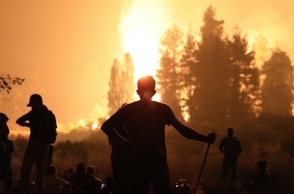 Στιγμιότυπο από τη φωτιά στη βόρεια Εύβοια.