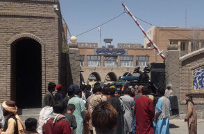 Ταλιμπάν εισβάλουν στο αρχηγείο της αστυνομίας στην πόλη Χεράτ