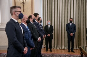 Στιγμιότυπο από την ορκωμοσία των νέων υπουργών της κυβέρνησης