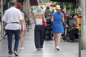 Καύσωνας στο κέντρο της Αθήνας © EUROKINISSI