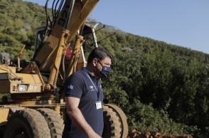 Ο υφυπουργός Πολιτικής Προστασίας Νίκος Χαρδαλιάς επιβλέπει τις εργασίες καθαρισμού και απομάκρυνσης εύφλεκτης ύλης ενόψει της έναρξης της αντιπυρικής περιόδου στη δασική έκταση του Υμηττού, Τετάρτη 7 Ιουλίου, 2021