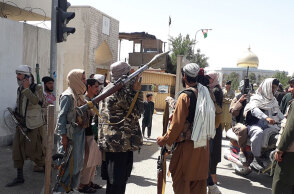 Οι Ταλιμπάν στο Αφγανιστάν καταλαμβάνουν τη μία πόλη μετά την άλλη και απειλούν την Καμπούλ