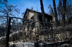 Καμένη κατοικία στη βορειοανατολική Αττική - Ανακοινώθηκαν τα μέτρα στήριξης © EUROKINISSI/ΤΑΤΙΑΝΑ ΜΠΟΛΑΡΗ 