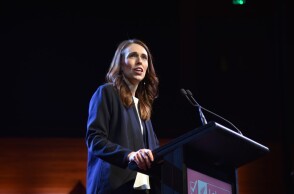 Η πρωθυπουργός της Νέας Ζηλανδίας Τζασίντα Άρντερν ανακοίνωσε σκληρό λόκνταουν σε εθνικό επίπεδο © EPA / BEN MCKAY