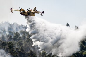 Φωτιά στα Βίλια Αττικής