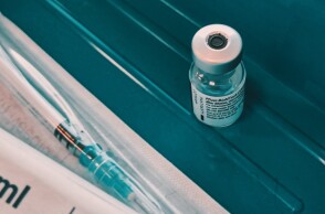 Eμβόλιo κατά της Covid-19 © Unsplash