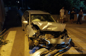 Το αυτοκίνητο που έπεσε πάνω σε 53χρονο θαμώνα καφετέριας στη Μεθώνη