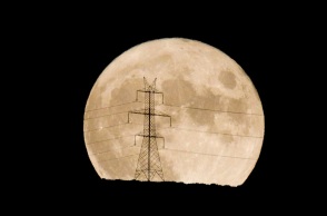 Πανσέληνος Αυγούστου 2021: Η ανατολή του φεγγαριού στον Υμηττό 