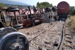 Το τρένο που εκτροχιάστηκε στις Σέρρες