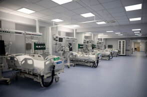 Κλίνες ΜΕΘ σε νοσοκομείο (ΦΩΤΟ ΑΡΧΕΙΟΥ) - Ενεργοποιείται την 1η Σεπτεμβρίου η αναστολή εργασίας για υγειονομικούς που δεν έχουν κάνει το εμβόλιο για τον κορωνοϊό