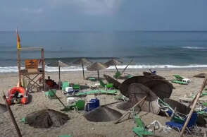 Ανεμοστρόβιλος «χτύπησε» την παραλία στην Πρέβεζα