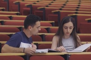 Tο βίντεο φοιτητών του ΑΠΘ που εξηγούν γιατί εμβολιάστηκαν