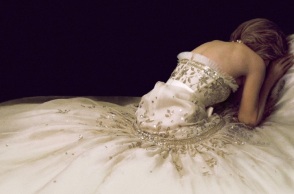 Η Κρίστεν Στιούαρτ στην αφίσα της ταινίας «Σπένσερ»