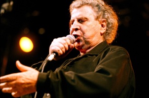 Ο Μίκης Θεοδωράκης έφυγε από τη ζωή στα 96 του - Το «αντίο» του εγγονού του, Άγγελου