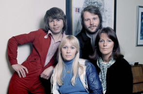 Γιατί τα τραγούδια των ABBA είναι πάντα επίκαιρα