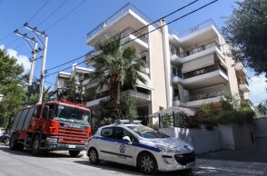 Ραφήνα: Άνδρας βρέθηκε φιμωμένος και κρεμασμένος από μπαλκόνι