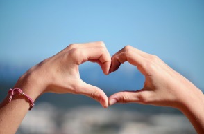 Δωρεά της Pfizer Hellas στο Σωματείο ΕΡΜΗΣ 