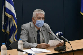 Ο καθηγητής Χαράλαμπος Γώγος στην ενημέρωση για την πανδημία κορωνοϊού στην Ελλάδα (ΦΩΤΟ ΑΡΧΕΙΟΥ)