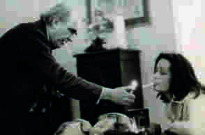 Ένας μεσημεριανός καφές με την Όλγα Μπακομάρου