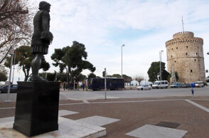 Ο Λευκός Πύργος και το άγαλμα του Φιλίππου Β' στη Θεσσαλονίκη (ΦΩΤΟ ΑΡΧΕΙΟΥ) - Σημαντική διασπορά κορωνοϊού στην πόλη καταγράφεται την τελευταία εβδομάδα