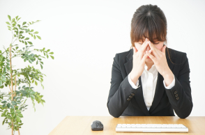 Επίμονη ξηροφθαλμία: Πού μπορεί να οφείλεται 