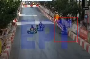 Η στιγμή που το καρτ πέφτει πάνω στα προστατευτικά στην Πάτρα 