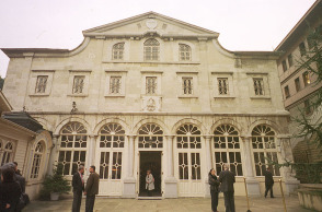 Ποιος αμφισβητεί το Φανάρι;