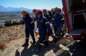 Σωστικά συνεργεία επιχειρούν μετά τον σεισμό στην Κρήτη