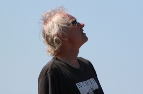 Νεκρός σε τροχαίο ο Σουηδός σκιτσογράφος, Λαρς Βιλκς, που απεικόνισε τον Μωάμεθ σε σώμα σκύλου