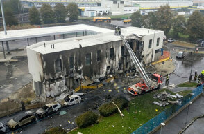 Το κτίριο όπου συνετρίβη στο αεροσκάφος στο Μιλάνο