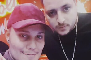 Ο Mad Clip με τον 25χρονο φίλο που τραυματίστηκε σοβαρά σε τροχαίο και νοσηλεύεται σε ΜΕΘ