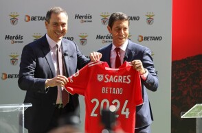 Ο CEO της Kaizen Gaming, Γιώργος Δασκαλάκης με τον πρόεδρο της Benfica