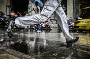 Η γενική γραμματεία Πολιτικής Προστασίας απευθύνει συστάσεις προς τους πολίτες ενόψει εντονότερων φαινομένων της κακοκαιρίας «Αθηνά» την Κυριακή 10 Οκτωβρίου.