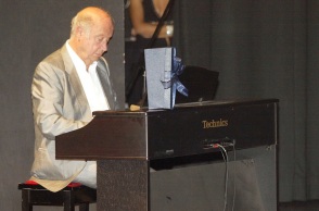 Σαν Σήμερα γεννήθηκε ο Μίμης Πλέσσας