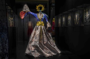 Νίκος Φλώρος: Ήρωες από μέταλλο