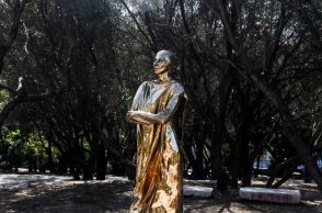 Κώστας Μπακογιάννης: Πώς σχολίασε το άγαλμα της Μαρία Κάλλας