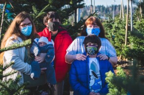 Οικογένεια με μάσκα