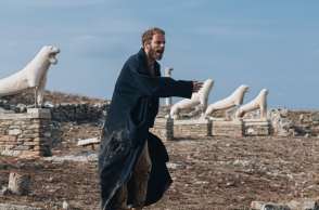 Ο Όμηρος Πουλάκης στην παράσταση "Εξαγωγή - Έξοδος" στην Αγορά Κομπεταλιαστών στη Δήλο στο πλαίσιο του προγράμματος Όλη η Ελλάδα ένας πολιτισμός