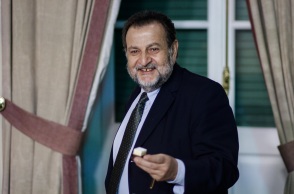 Κεγκέρογλου: Κατέθεσε την υποψηφιότητά του για την ηγεσία του ΚΙΝΑΛ 