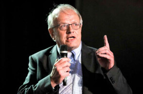 Άκης Τσελέντης