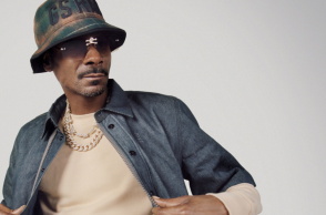 Ο διάσημος χιπ χοπ καλλιτέχνης, Snoop Dog, συνεργάζεται με την εταιρεία G Star και μέσω της καμπάνιας «Say it Witcha Booty» φτιάχνουν το πιο εκρηκτικό συνδυασμό της αγοράς.