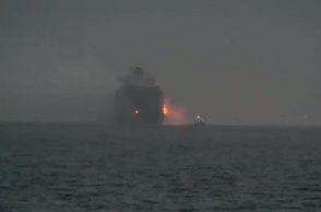 Καναδάς – Στις φλόγες πλοίο με κοντέινερ – Εκλύονται τοξικά αέρια