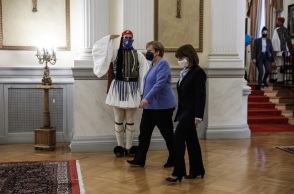 Συνάντηση Κατερίνας Σακελλαροπούλου με Άνγκελα Μέρκελ